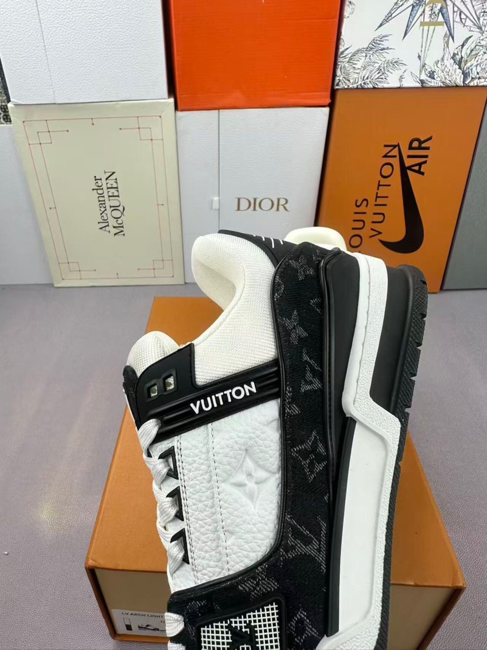 Louis Vuitton Black & White LV Arch Light Sneakers - Picture 6 of 9